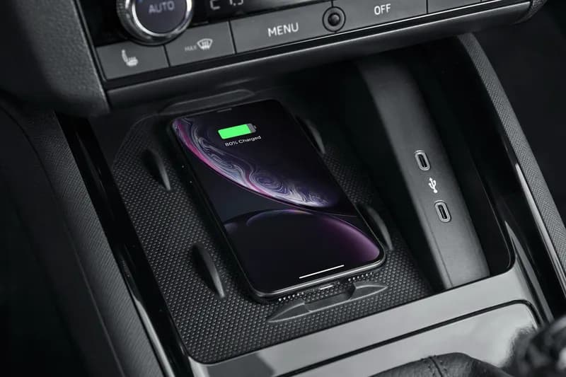 Image de Chargeur à induction SKODA